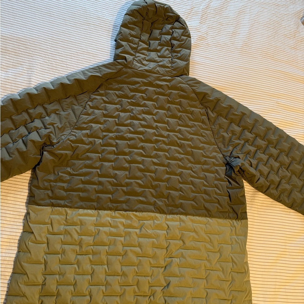 Mountain Hardwear Olive Green Puffer Jacket - Picture 2 of 8